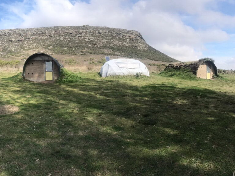 Caminata 25 de Octubre: Complejo de Escalada La Vigilancia